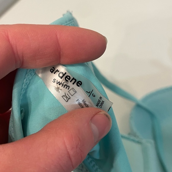 Bikini top !! - Picture 4 of 8